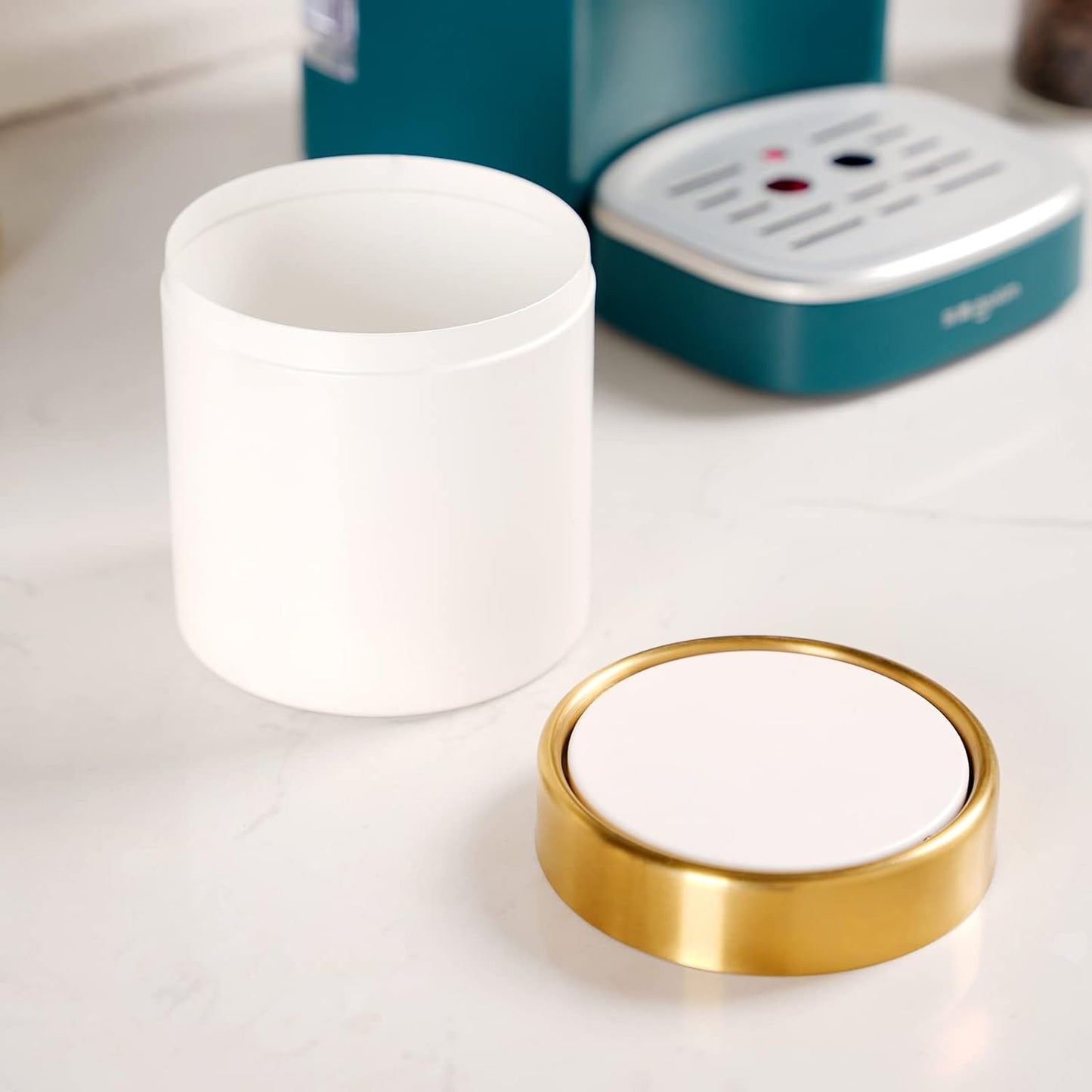 Mini Trash Can with Lid, Metal Small Tiny Mini Trash Bin Can, Mini Countertop Trash Cans for Desk