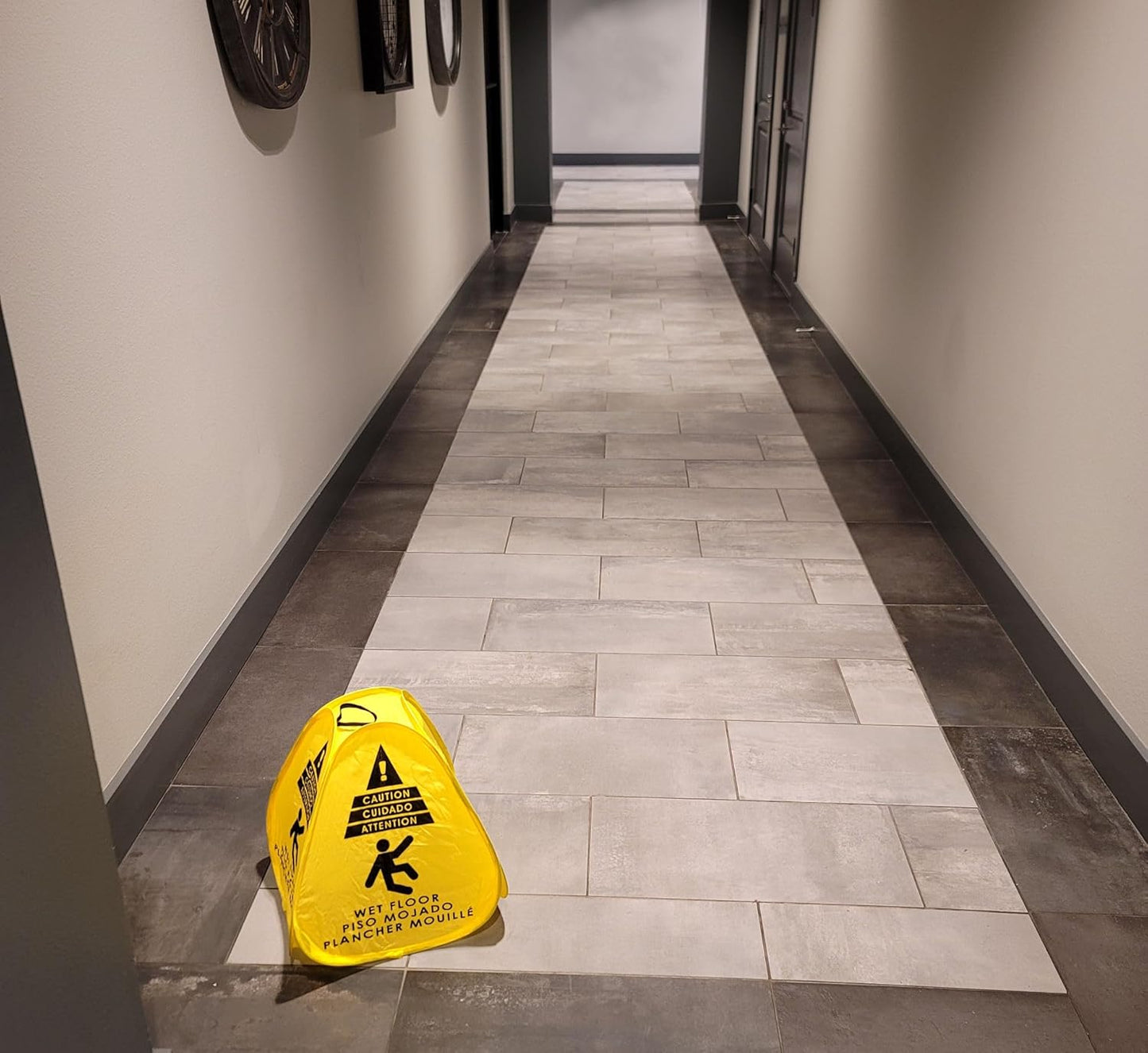 Kraken Sign Co - Pop-up Sign, Yellow 4-Sided Bilingual Trilingual English/Spanish/French Warning