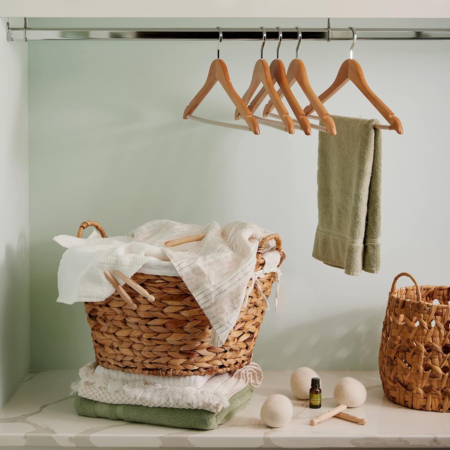 Thymes Wool Dryer Balls Set – Includes 3 Wool Laundry Balls + 1 Scented Laundry Fragrance Oil for