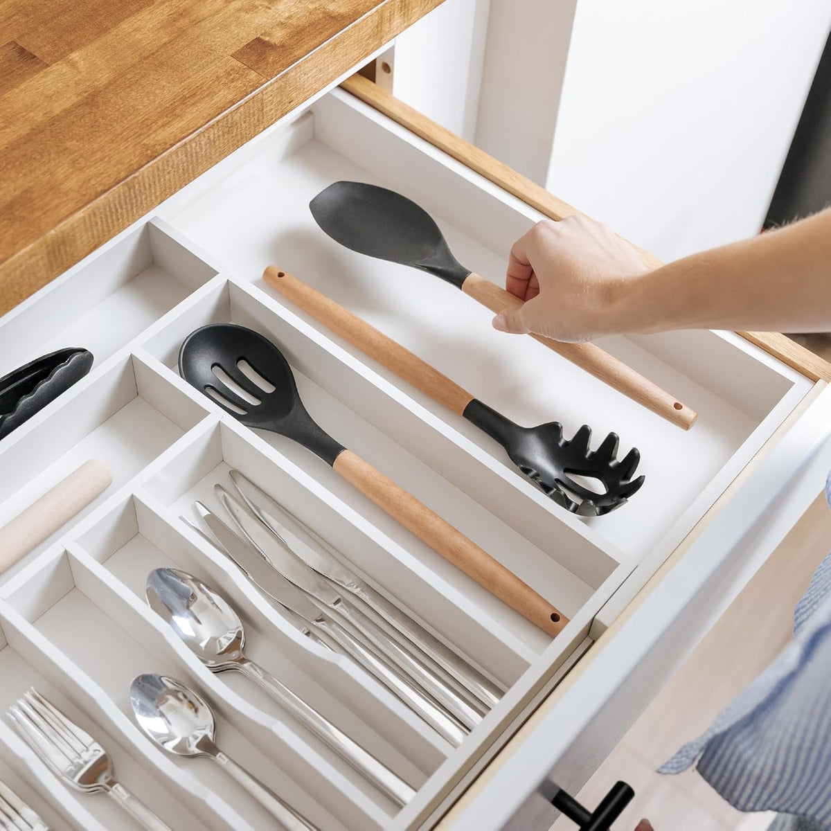 KitchenEdge Premium Silverware, Flatware and Utensil Organizer for Kitchen Drawers, Food-Safe