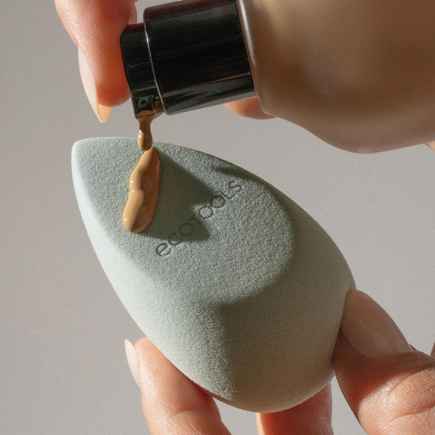 EcoTools Blurring Blender Makeup Sponge, Makeup Blender Sponge