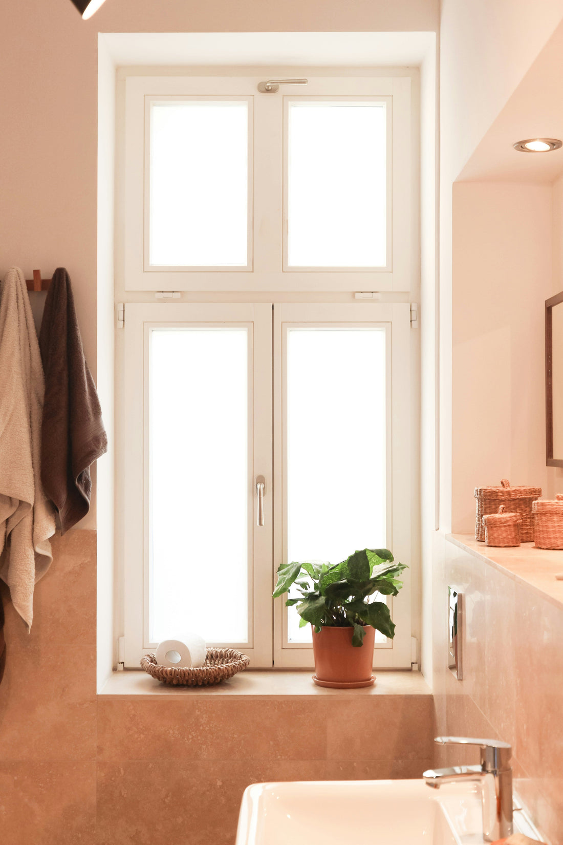 How to Clean Floors Efficiently With Modern Tools