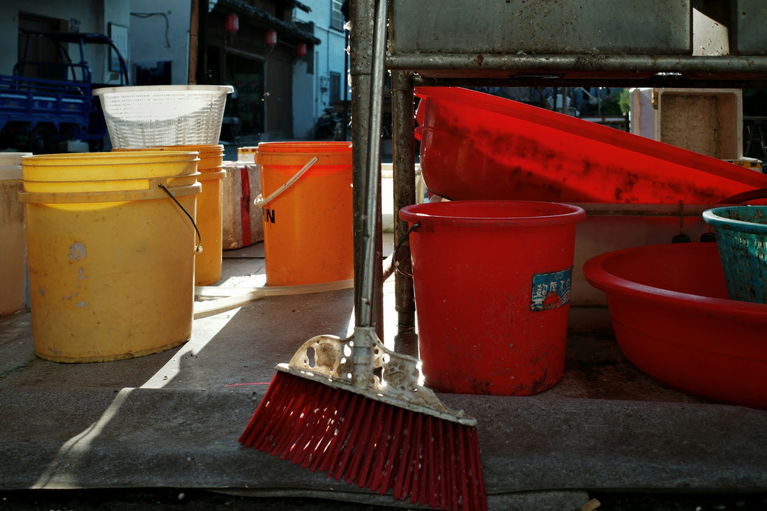 Realistic editorial lifestyle scene showing wet dry vacuum buying guide in active household use, practical uncluttered s