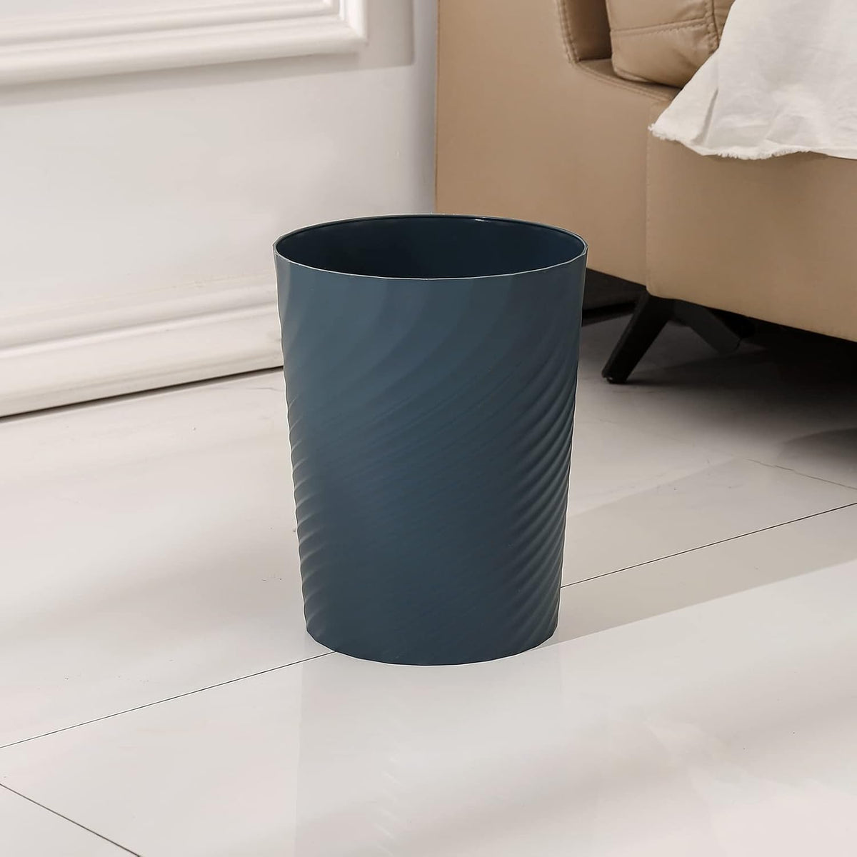 UUJOLY Plastic Small Trash Can Wastebasket, Garbage Container Basket for Bathrooms, Laundry Room