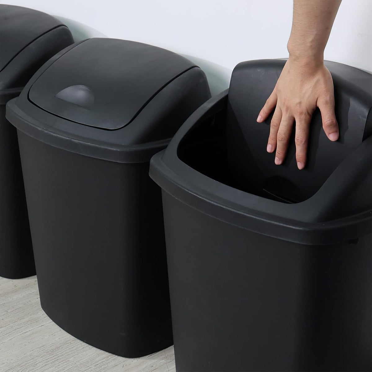 4 Packs Commercial Heavy-Duty Trash Can with Lid, Plastic Swing Top Kitchen Trash Can (11 Gallon