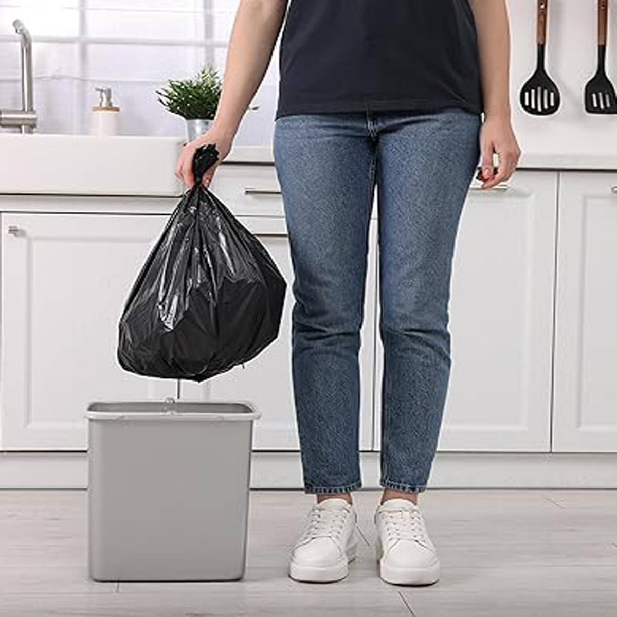 2-4 Gallon Trash Bags, 200 Count Black Garbage bags, Small Trash Can Bin Liners for Bathroom