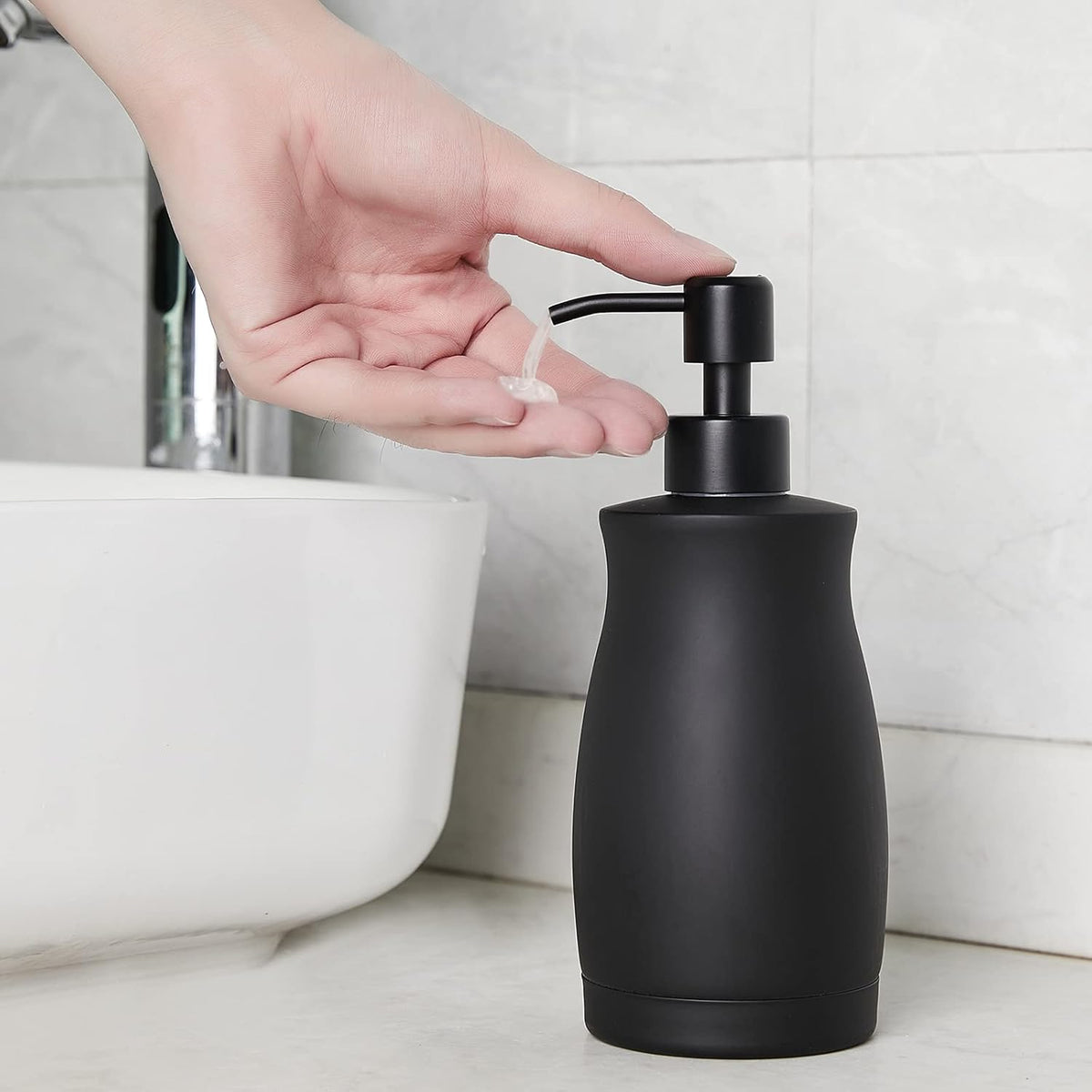 304 Stainless Steel Countertop Black Soap Dispenser Rust Resistant Leak-Proof Liquid Hand Sanitizer