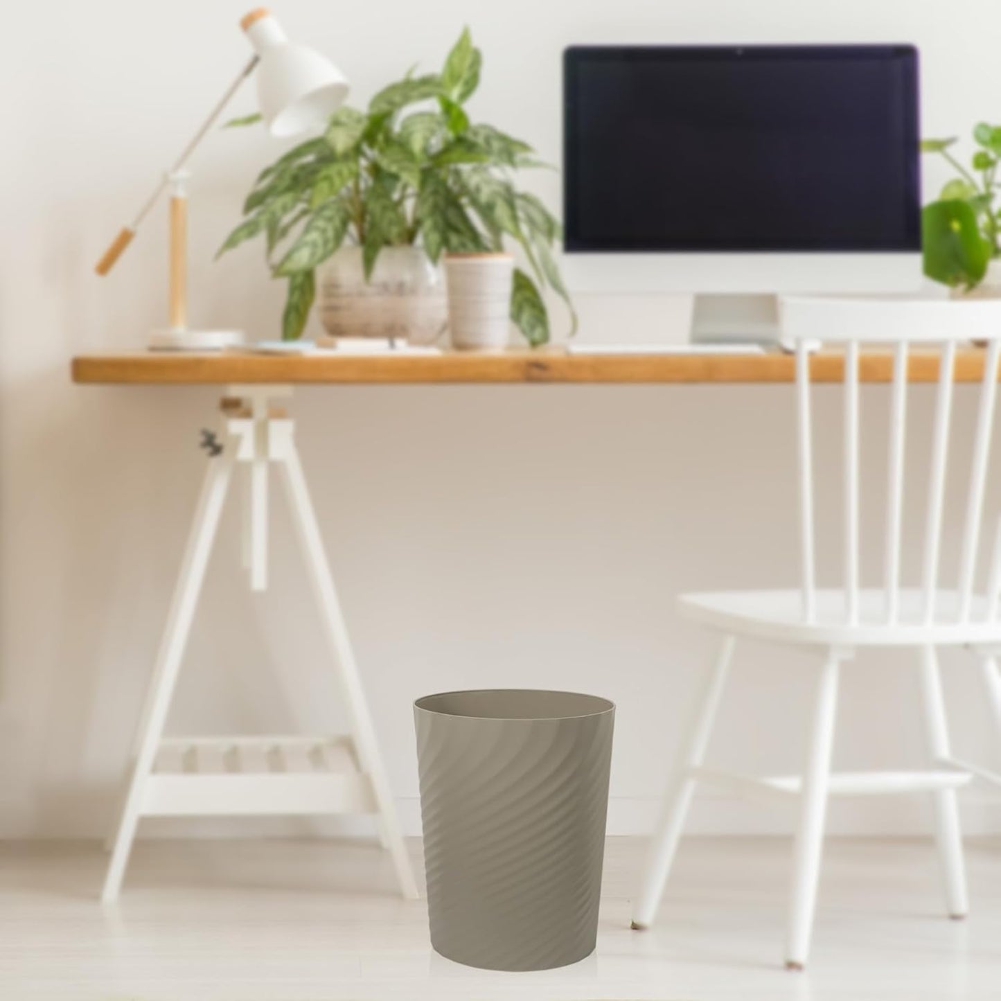 UUJOLY Plastic Small Trash Can Wastebasket, Garbage Container Basket for Bathrooms, Laundry Room