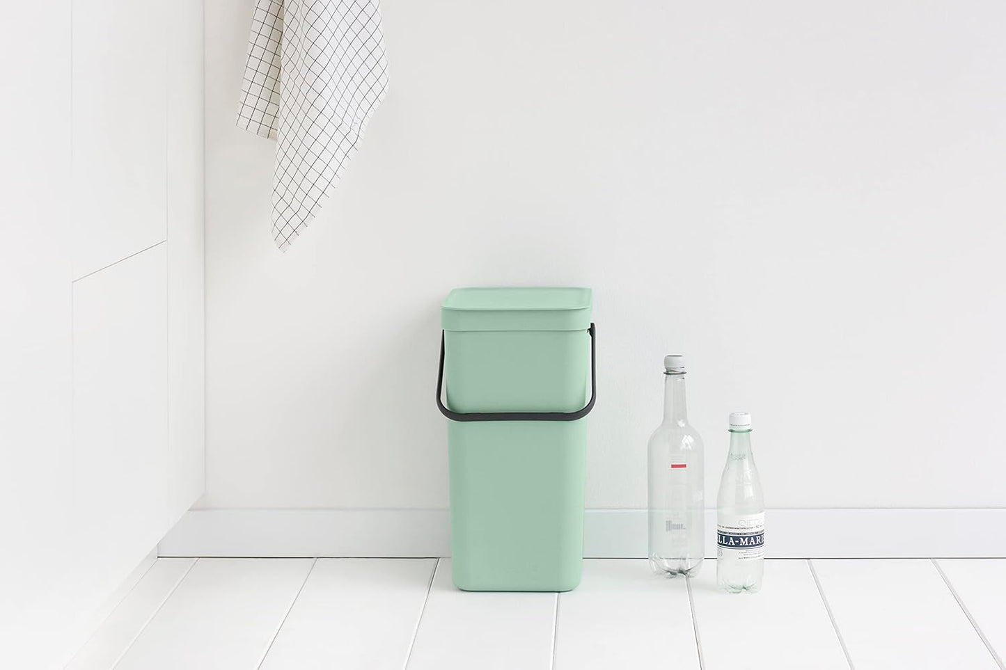 Brabantia Sort & Go Kitchen Recycling Can (4.2 Gal/Jade Green) Stackable Waste Organiser with