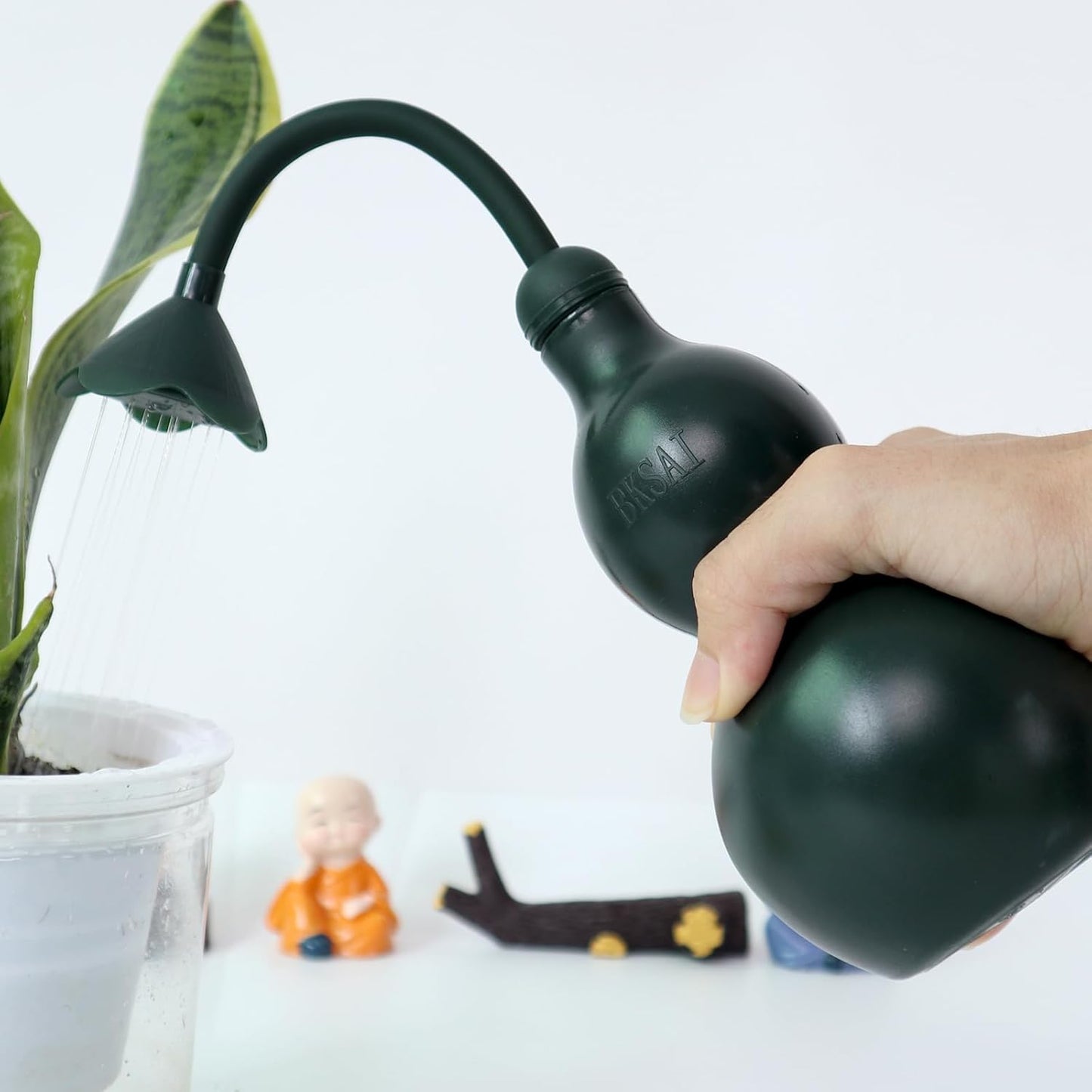 Squeeze Bottles for Plants, 22oz Small Watering Can for Succulent, Muti-Function Squirt Bottle for