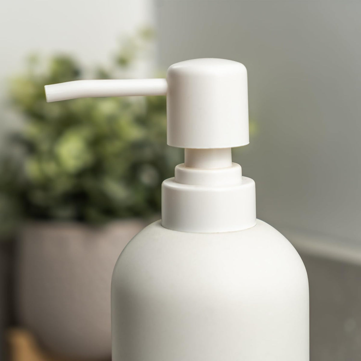 Soap Dispenser - Refillable Resin Pump Bottle for Shampoo, Body Wash, Shower Gel, Lotion, Dishsoap