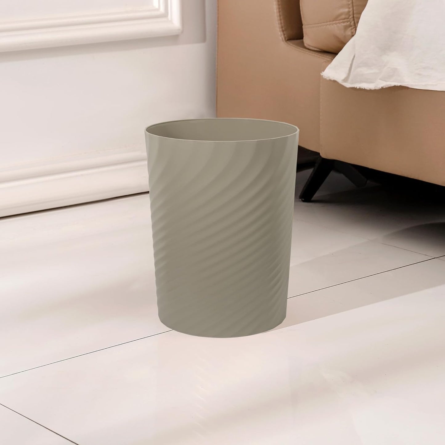 UUJOLY Plastic Small Trash Can Wastebasket, Garbage Container Basket for Bathrooms, Laundry Room