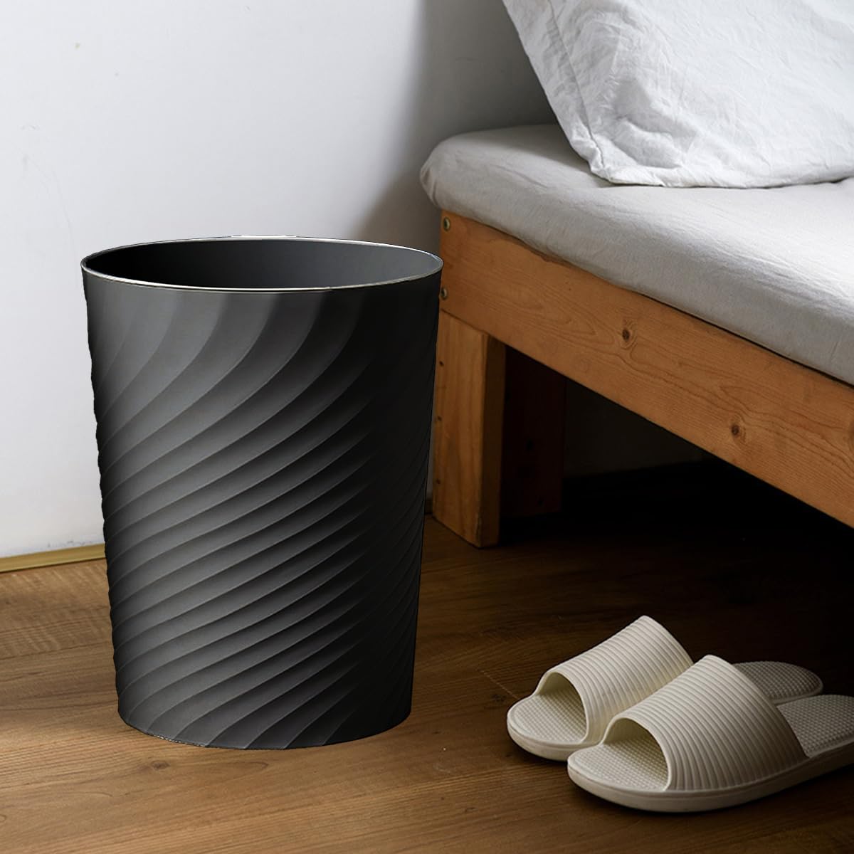 2 Pcak Small Bathroom Trash Can 1.8 Gallon Waste Basket Garbage Can for Bedroom Office Kitchen