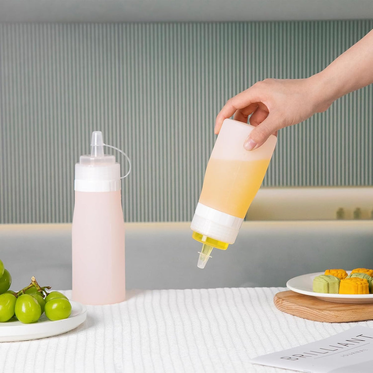 Condiment Squeeze Bottles, 12 oz Silicone Squeeze Bottles For Sauces, Leak Proof Condiment