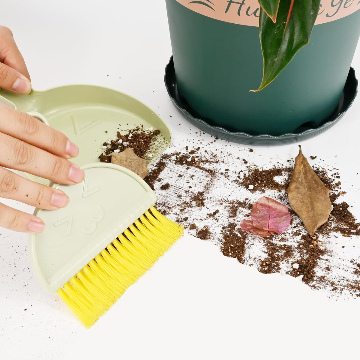 Small Broom and Dustpan Set,mini Compact Portable, for Home, Sofas, Kitchen countertops, Storage