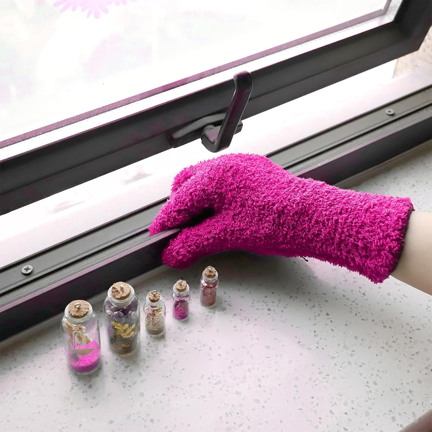 Patelai 2 Pairs Microfiber Gloves for plants Dusting Cleaning Glove Mittens House Cars Blinds