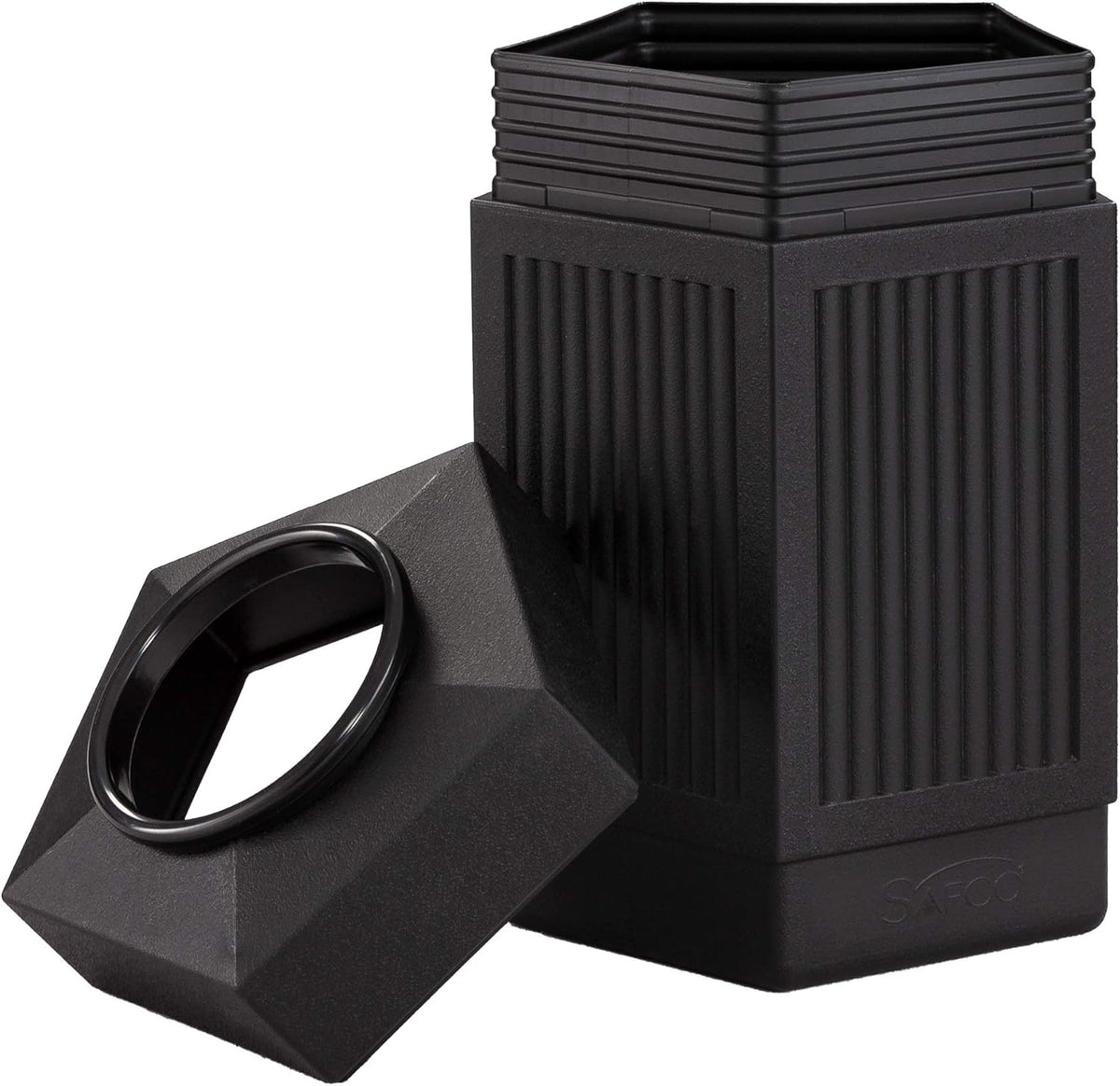 Safco Canmeleon Trash Can, 30 Gallons, Indoor and Outdoor Use, Durable & Weather-Resistant