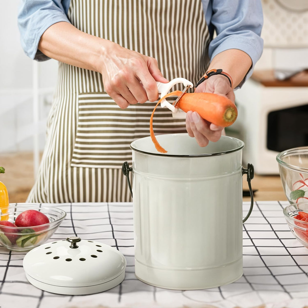 Plexon Countertop Compost Bin Kitchen Indoor with Lid, Off-White 1.5 Gallon Odorless Container