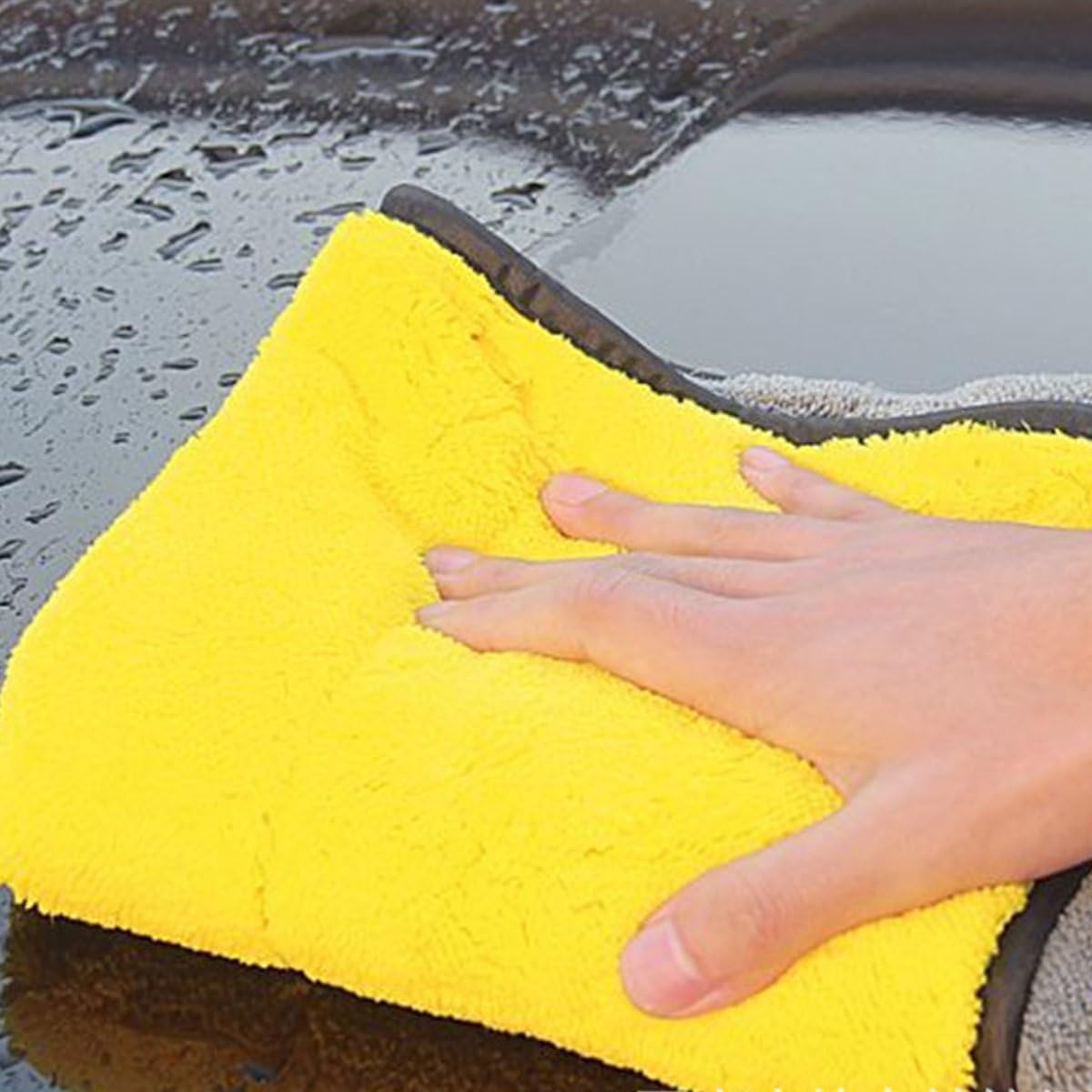 SOFTBATFY Ultrasoft, Large, Thick and Quick Drying Car Microfiber Cleaning Towel 800GSM Polishing