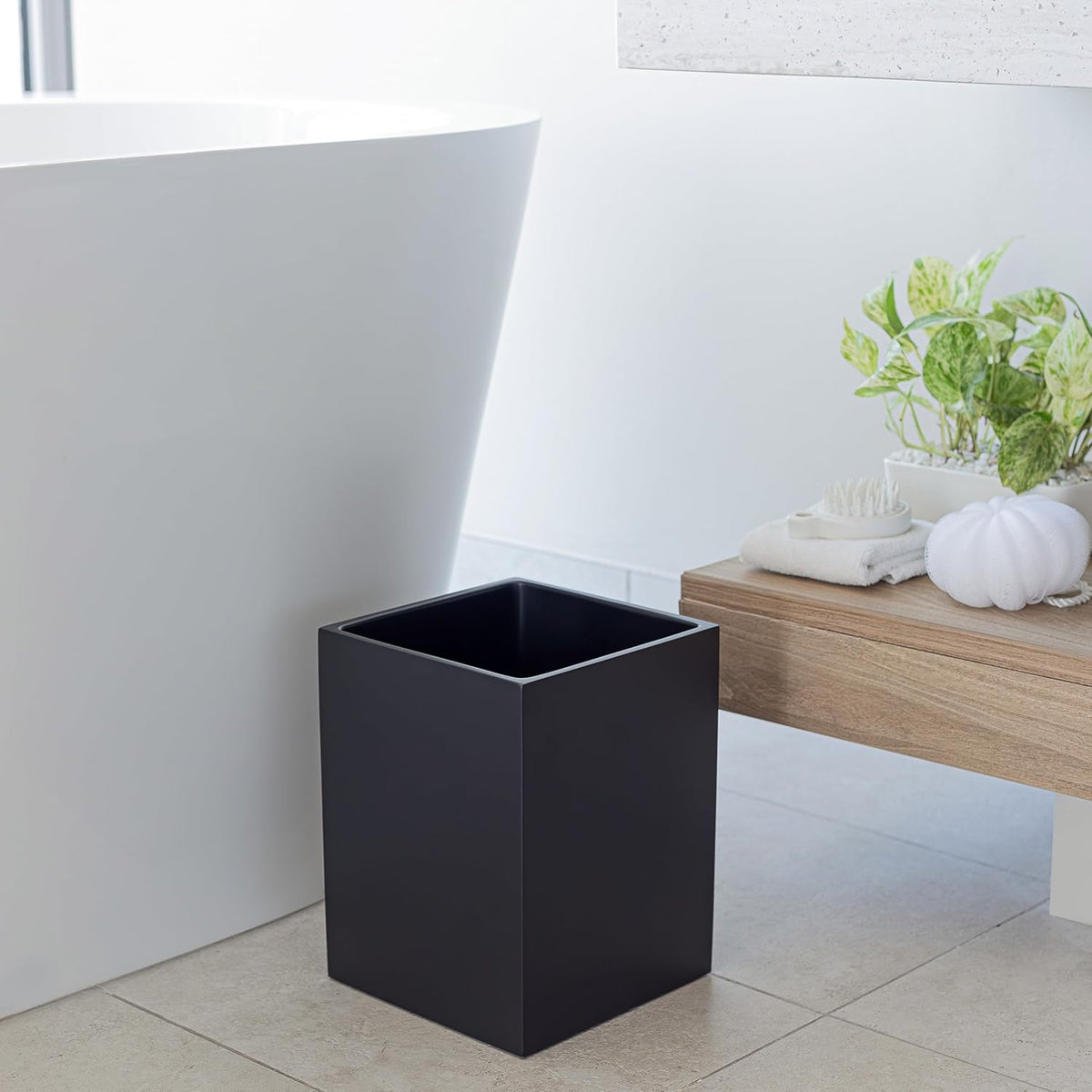 Matte Black Square Small Trash Can, 2 Gallons / 7.5L Garbage Can, Waste Basket for Home, Bathrooms
