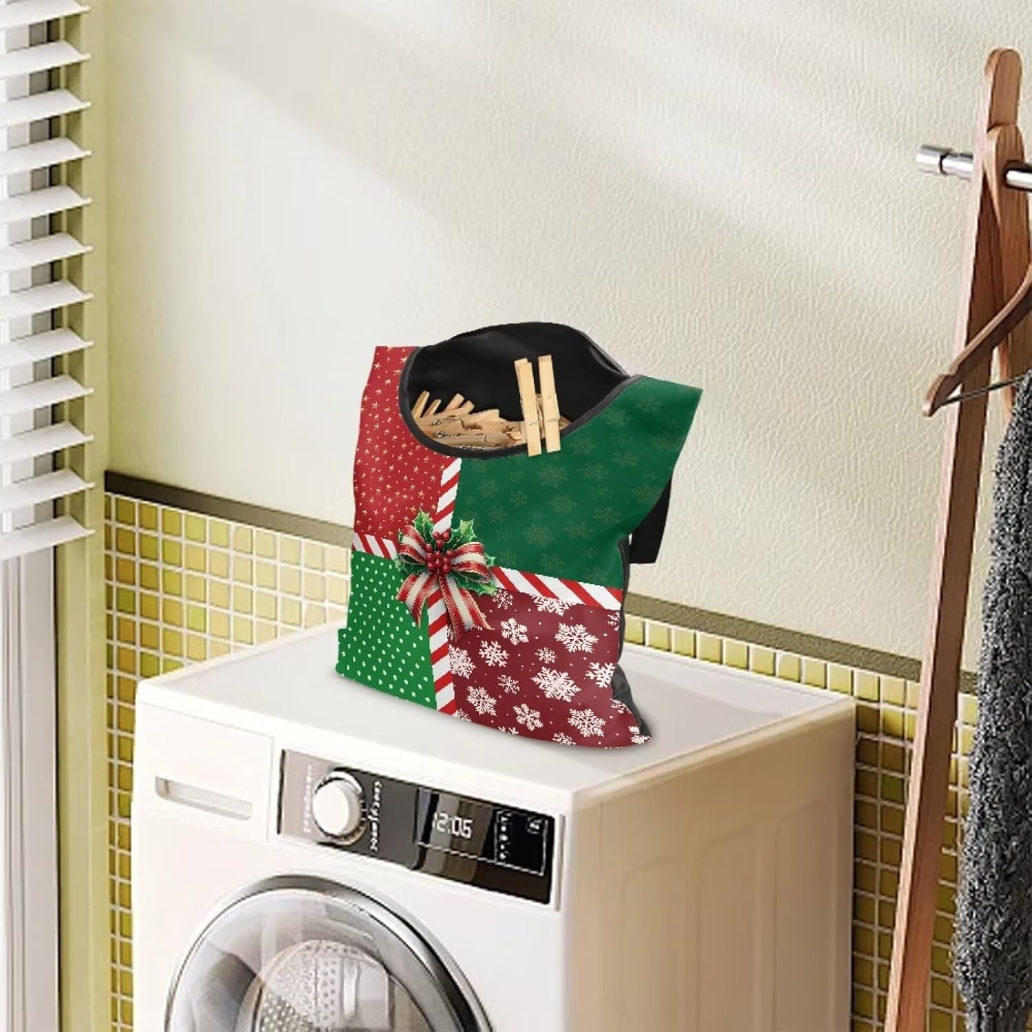Christmas 2025 Adjustable Clothespin Storage Bag - Hanging Rope Organizer for Indoor/Outdoor