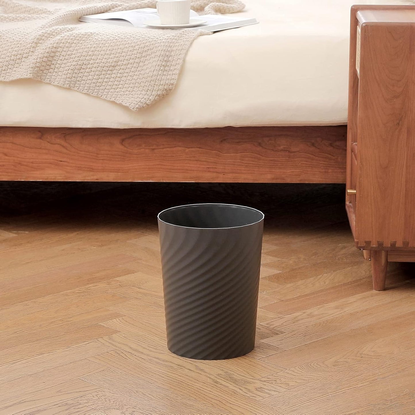 UUJOLY Plastic Small Trash Can Wastebasket, Garbage Container Basket for Bathrooms, Laundry Room