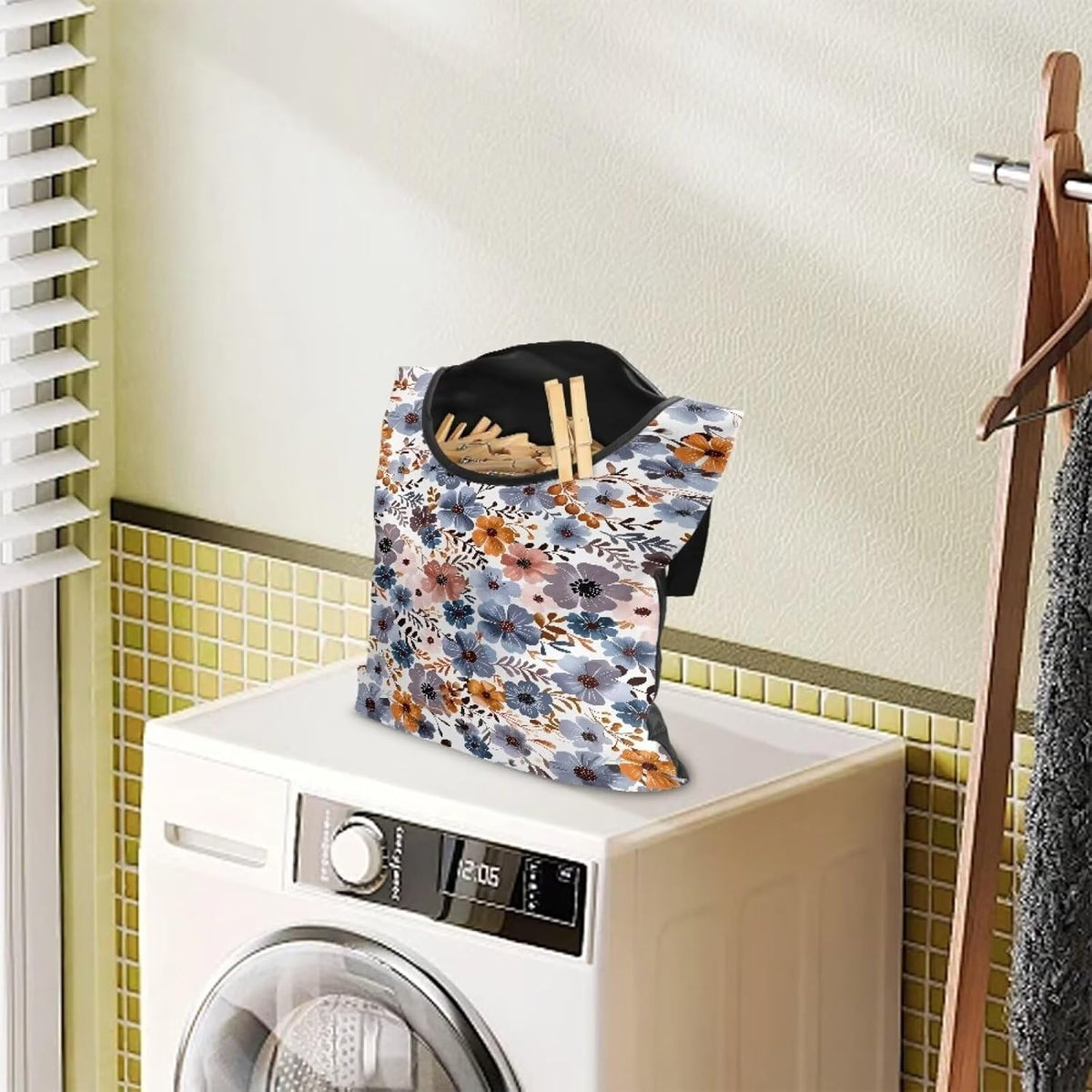 Blue Flowers Clothespin Organizer Bag Hanging Laundry Bag Portable Clothespin Storage with Hanger