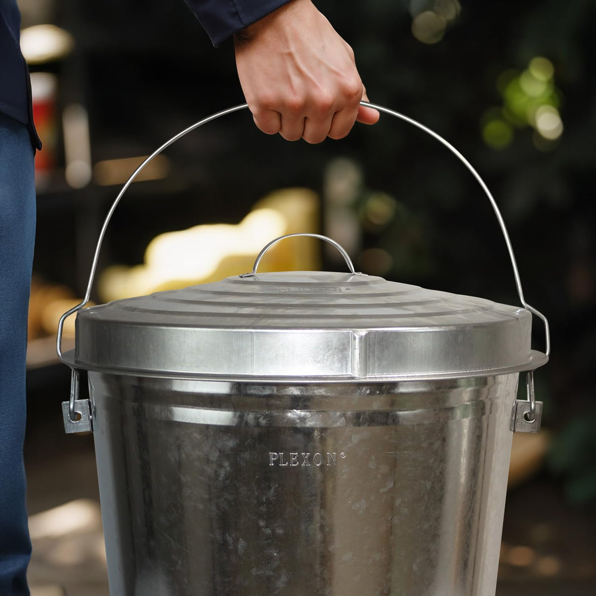 Plexon 10 Gallon Trash Can with Lid Outdoor Galvanized Metal Bucket with Locking Lid for Poultry