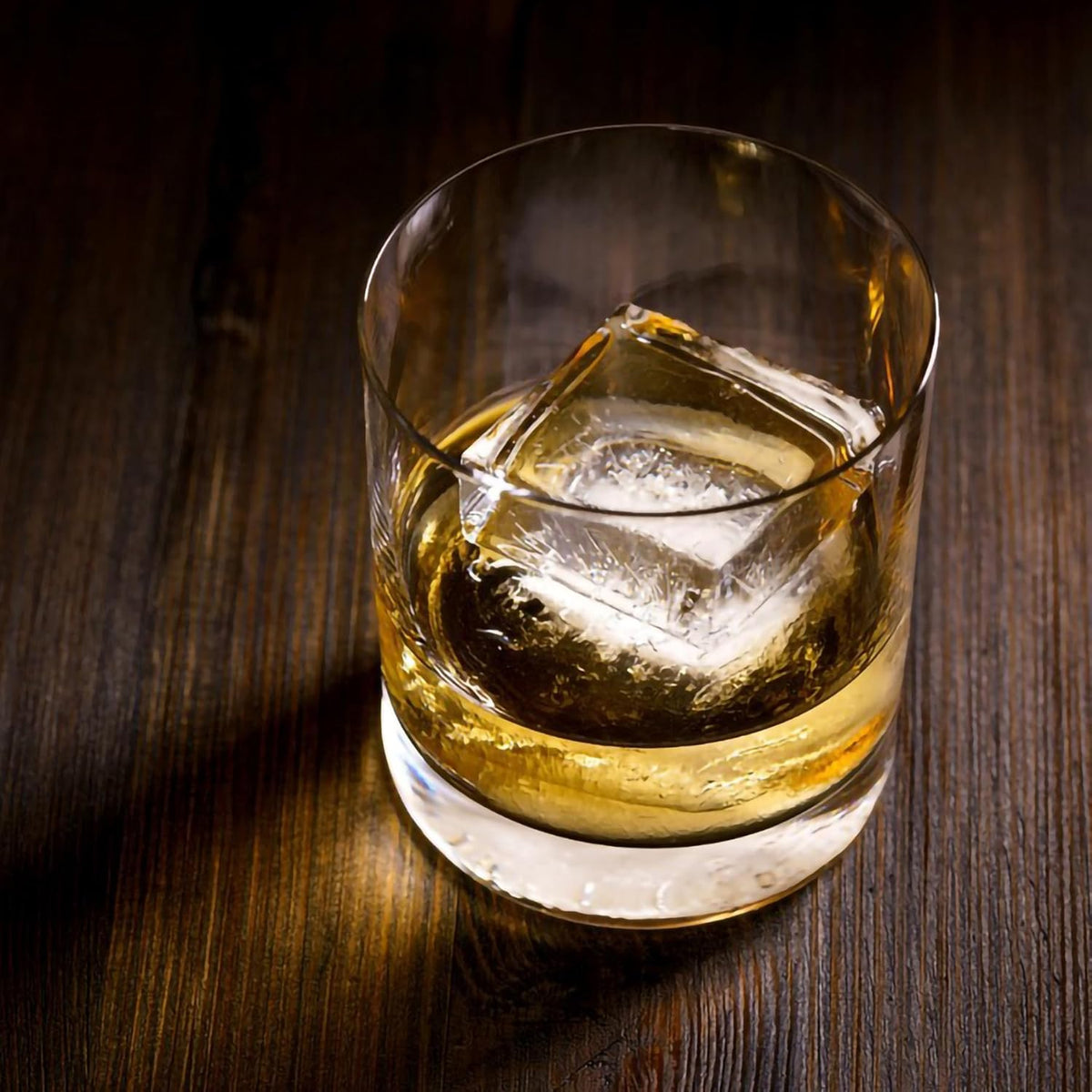 Bangp Large Ice Cube Trays 2 Pack,Big Ice Cube Molds with Removable Lids,Easy Release and Stackable