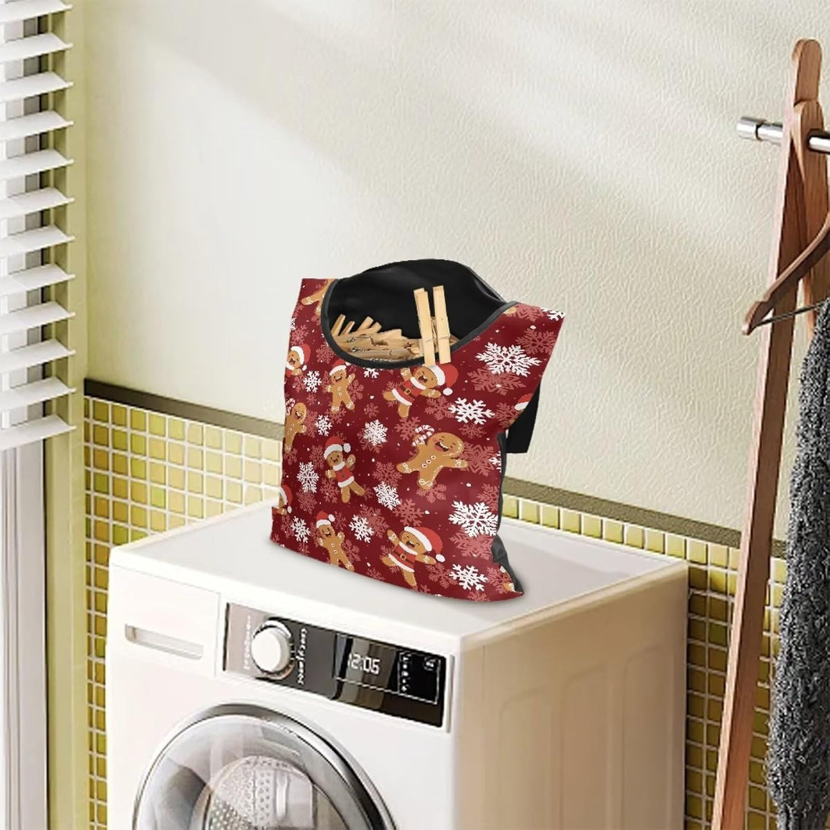 Christmas Gingerbread Man Waterproof Clothespin Organizer - Hanging Hook & Large Opening for Beach