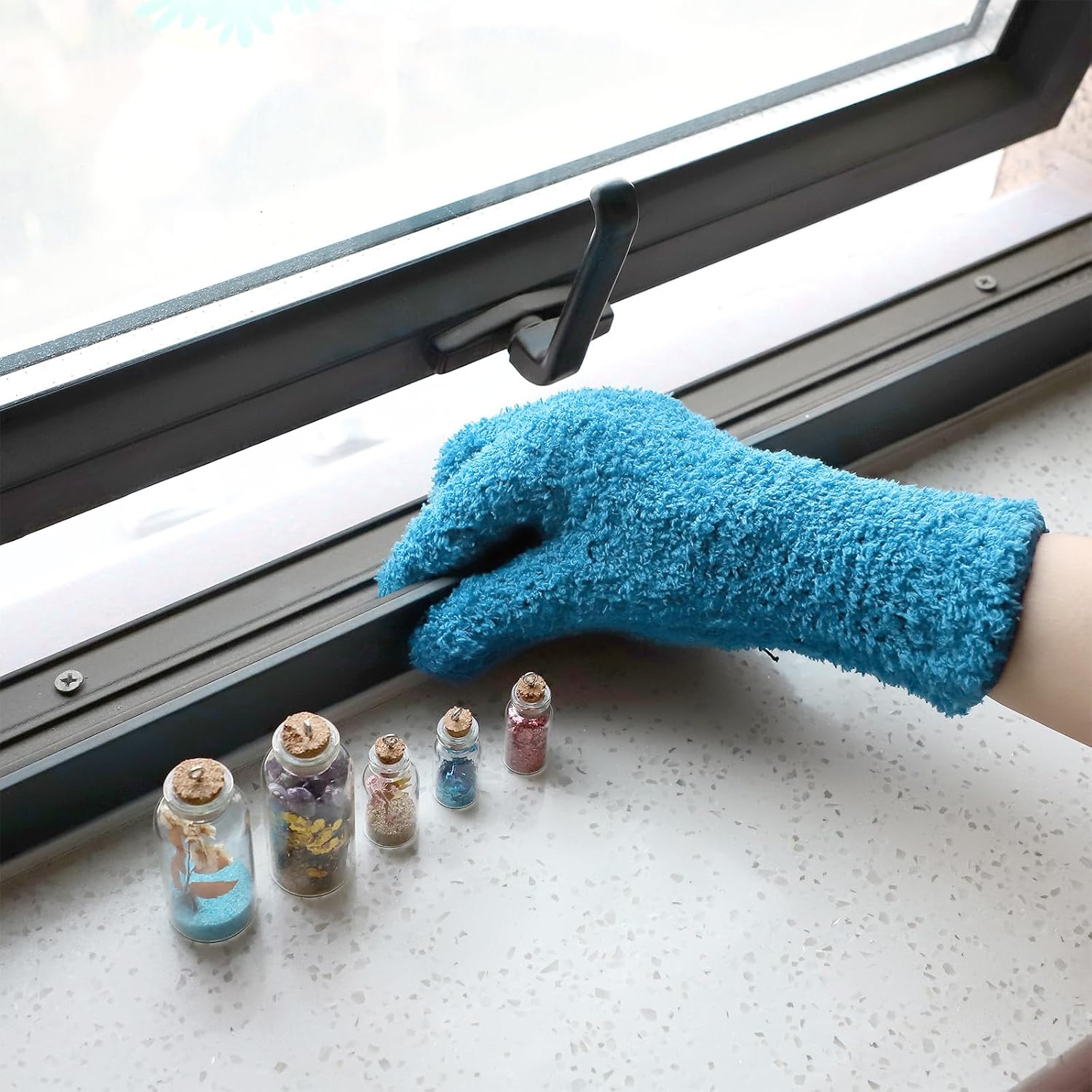 Patelai 2 Pairs Microfiber Gloves for plants Dusting Cleaning Glove Mittens House Cars Blinds