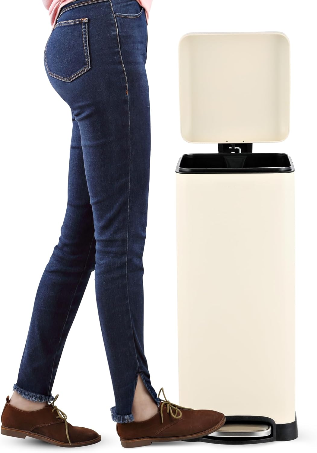 happimess HPM1007F Betty Retro 8-Gallon Step-Open Trash Can with Soft-Close Lid, Fingerprint