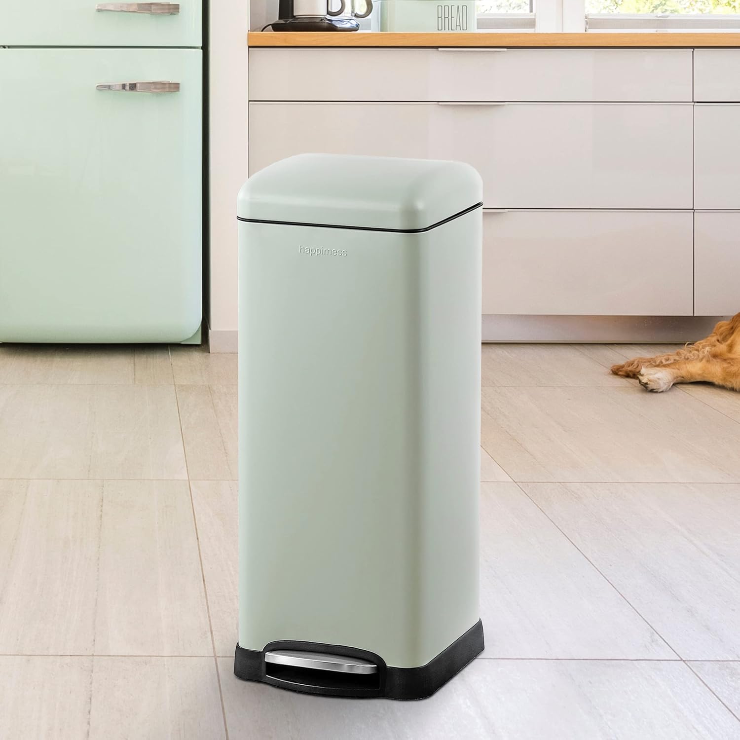 happimess HPM1007E Betty Retro 8-Gallon Step-Open Trash Can with Soft-Close Lid, Fingerprint
