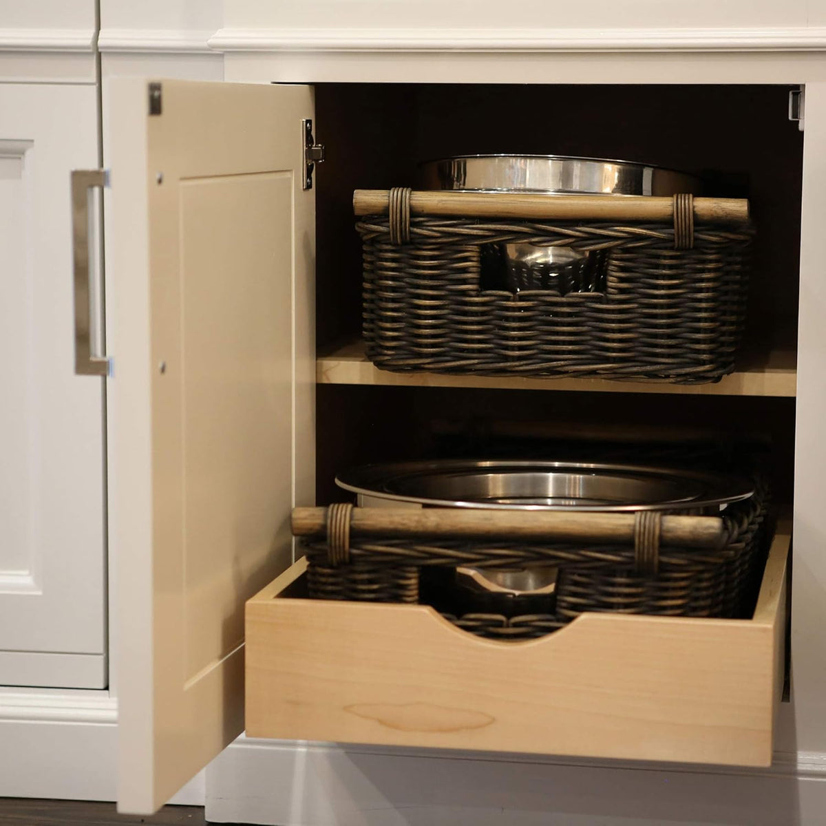 The Basket Lady Low Pole Handle Wicker Storage Basket, Extra Large, 21.5 in L x 14.5 in W x 6.5 in
