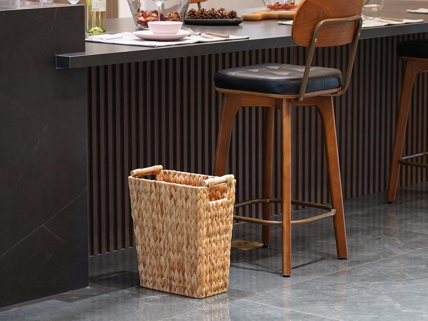 6 Gallon Wicker Trash Can with Wooden Handle,Wicker Waste Basket for Bathroom,Bedroom,Large Narrow