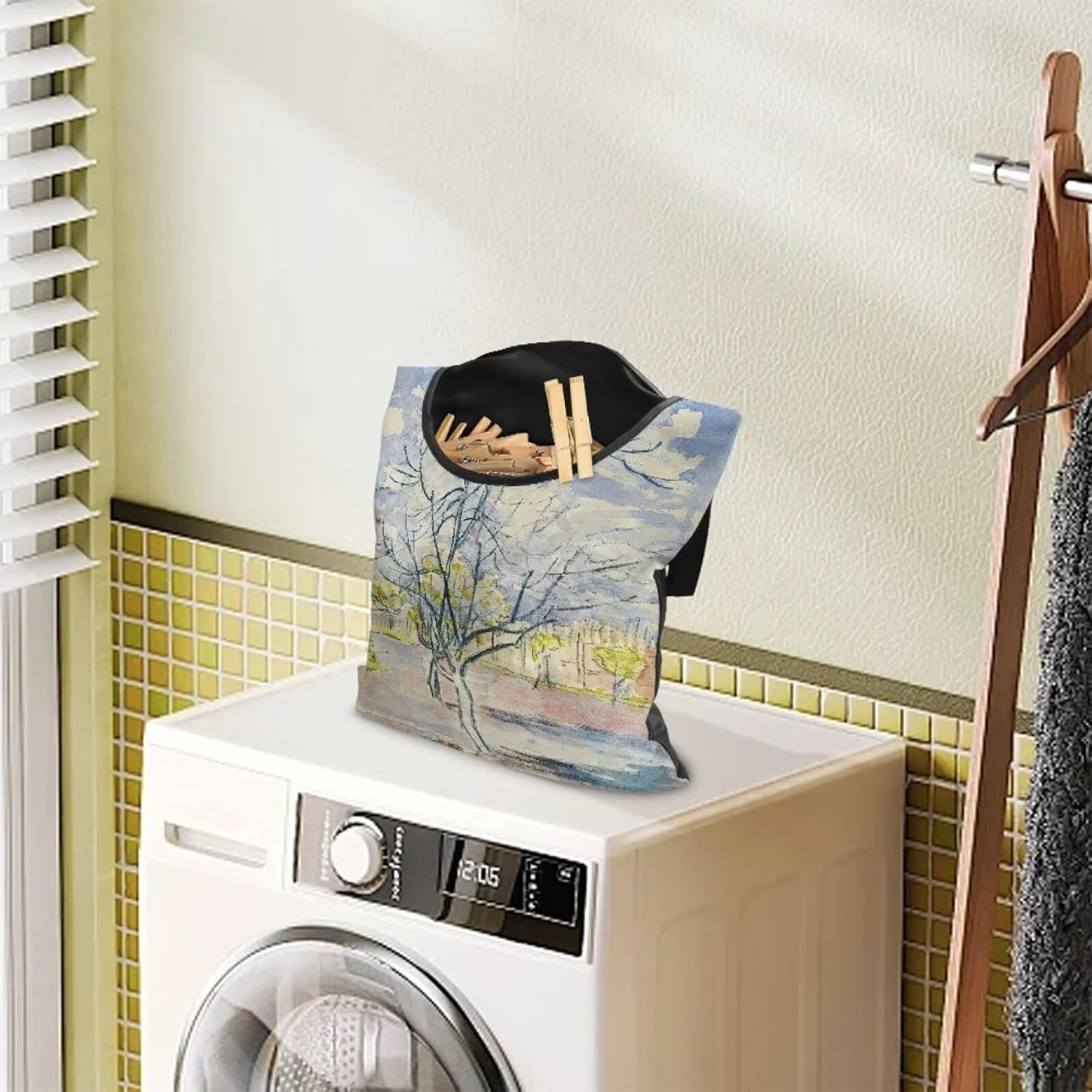 Weather Resistant Clothespin Storage Bag - Outdoor Hanging Organizer with Windproof Features