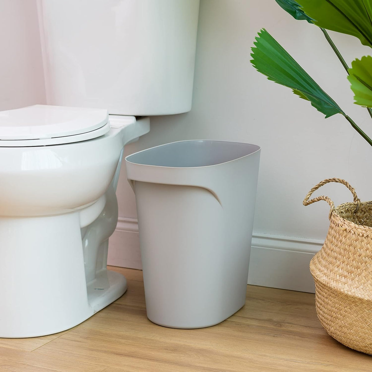 IRIS USA Small Trash Can Wastebasket with Handle, 6 Gallon / 24 Quart, 3-Pack, for Bathroom