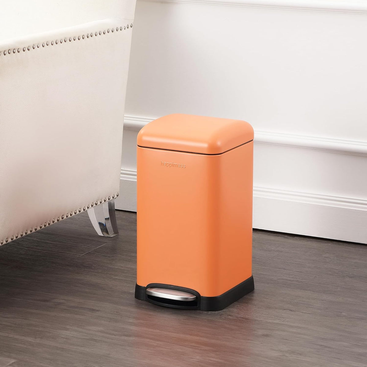 happimess HPM1012K Betty Retro Mini 3.2-Gallon Step-Open Trash Can, Carrot Cake,with Soft-Close