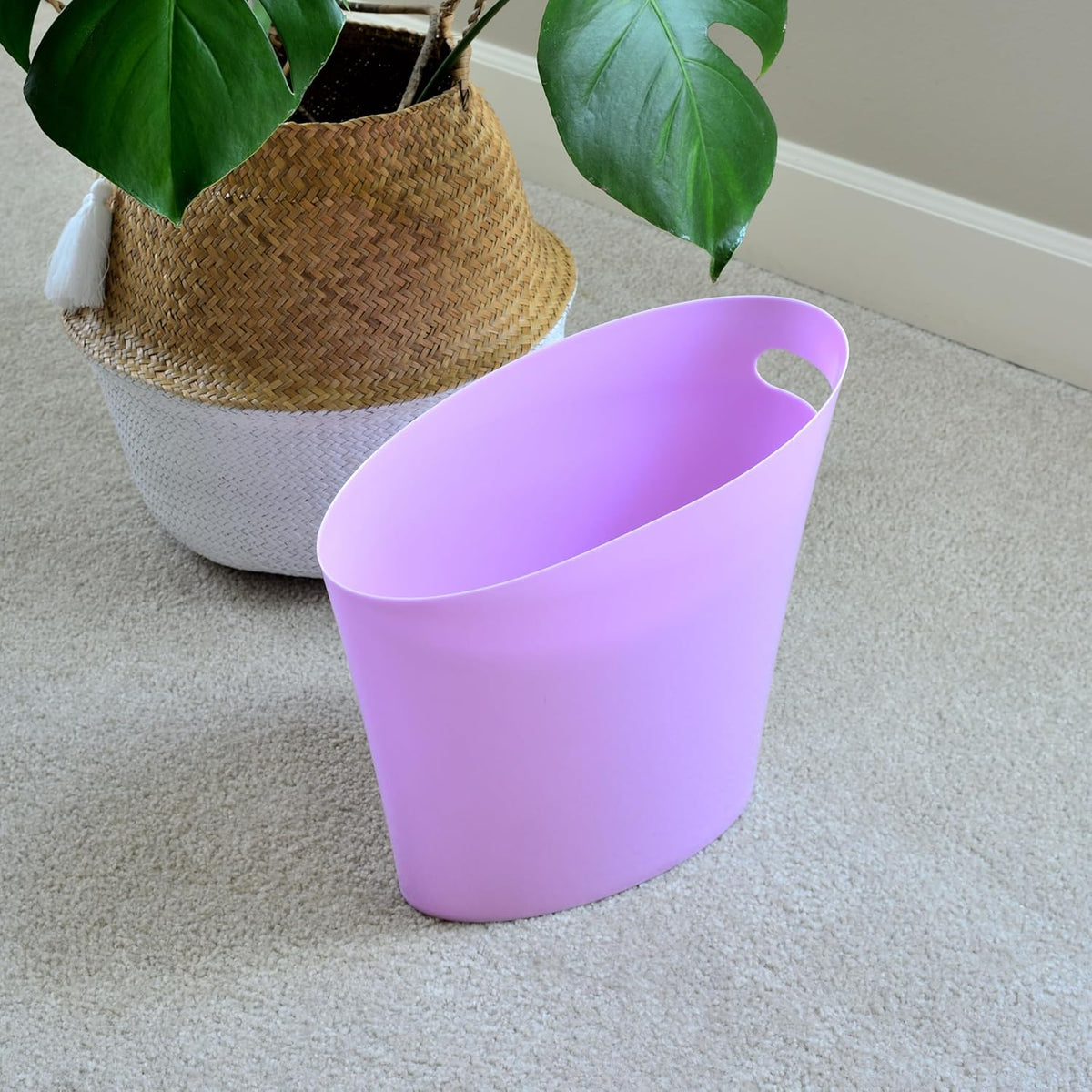 Youngever 2 Gallon Slim Trash Can, Plastic Garbage Container Bin, Small Trash Bin with Handles for