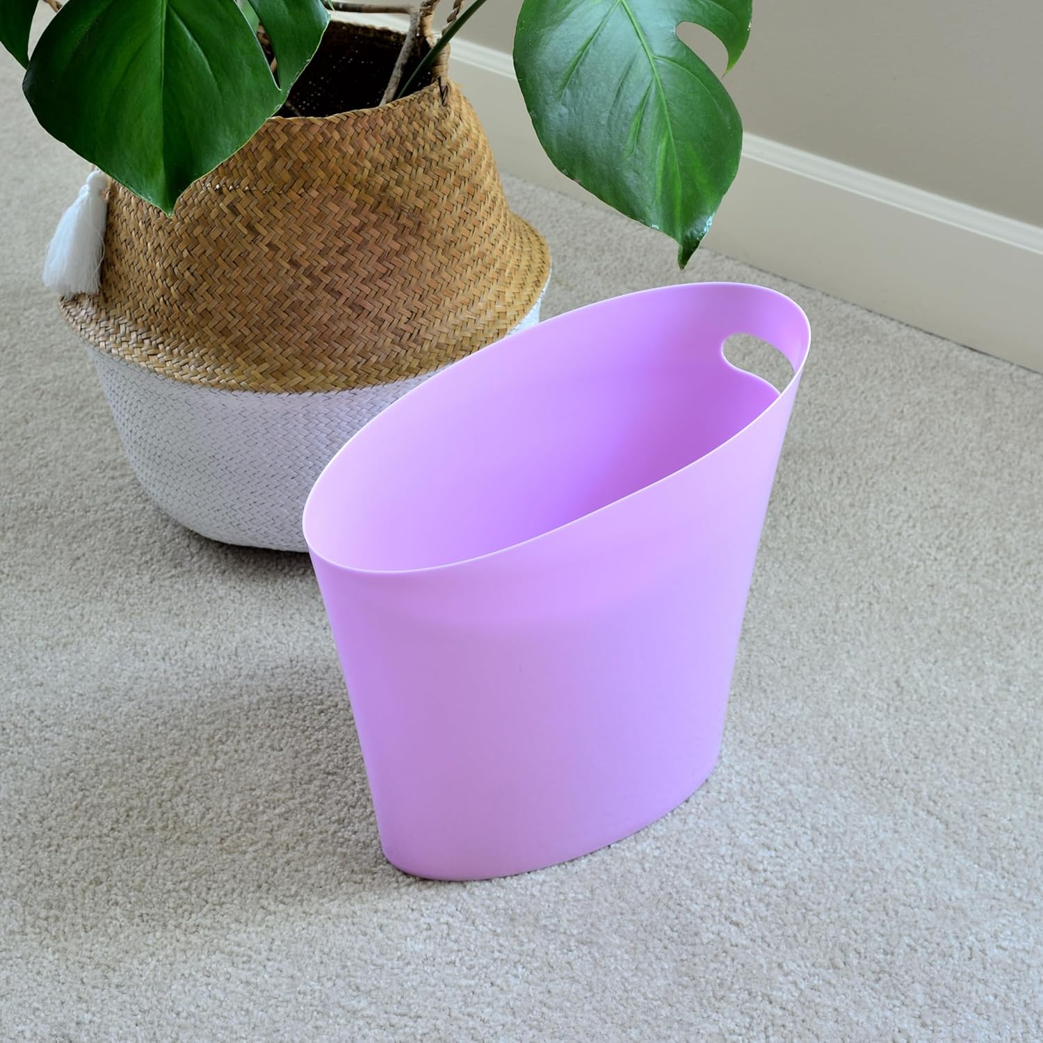 Youngever 2 Gallon Slim Trash Can, Plastic Garbage Container Bin, Small Trash Bin with Handles for