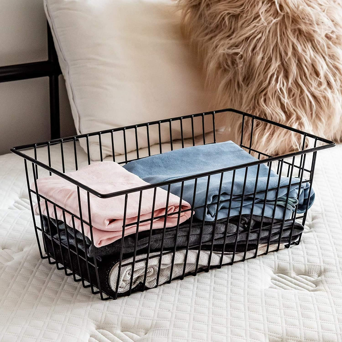 Slideep Farmhouse Metal Wire Basket, Fridge Freezer Storage Organizer Bins with Handles for Kitchen