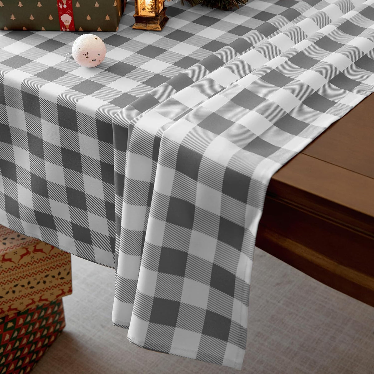 Classic Gingham Plaid Tablecloth Fabric - Rectangular 58x102 Inch Water Resistant Checked Table