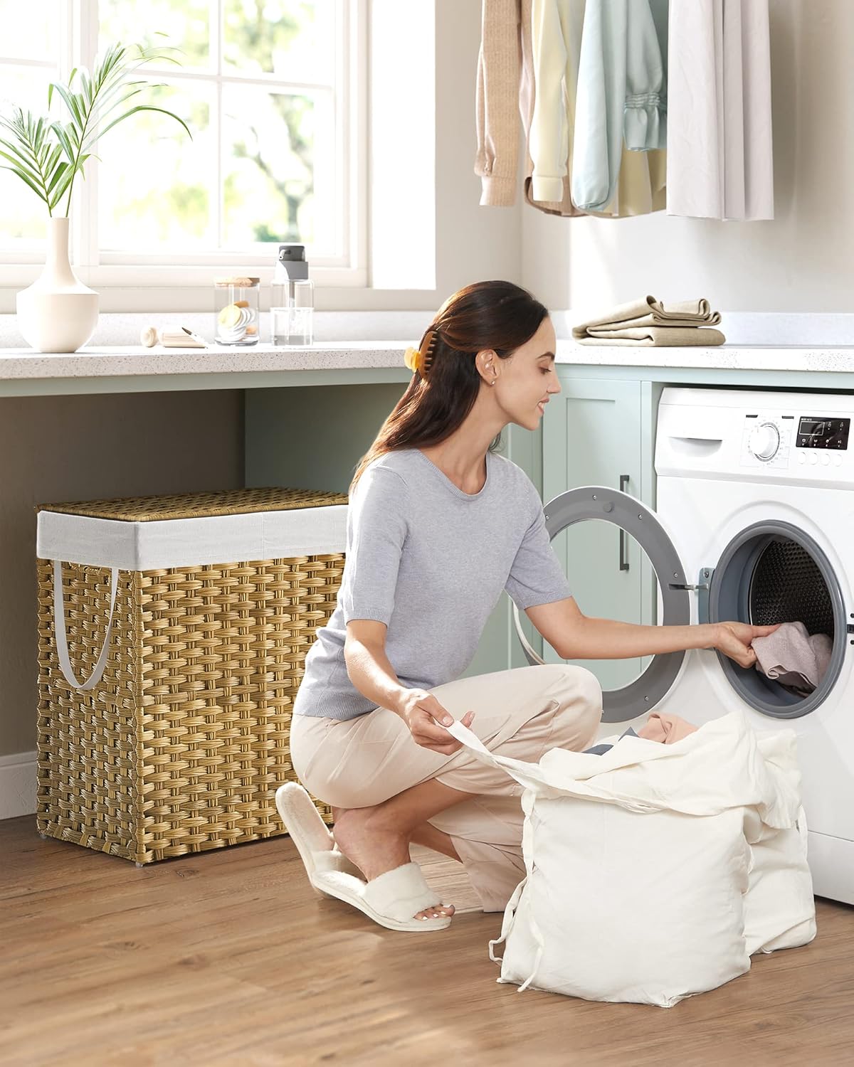 SONGMICS Laundry Hamper with Lid, 110L Clothes Hamper with 2 Removable Liner Bags, 6 Mesh Bags