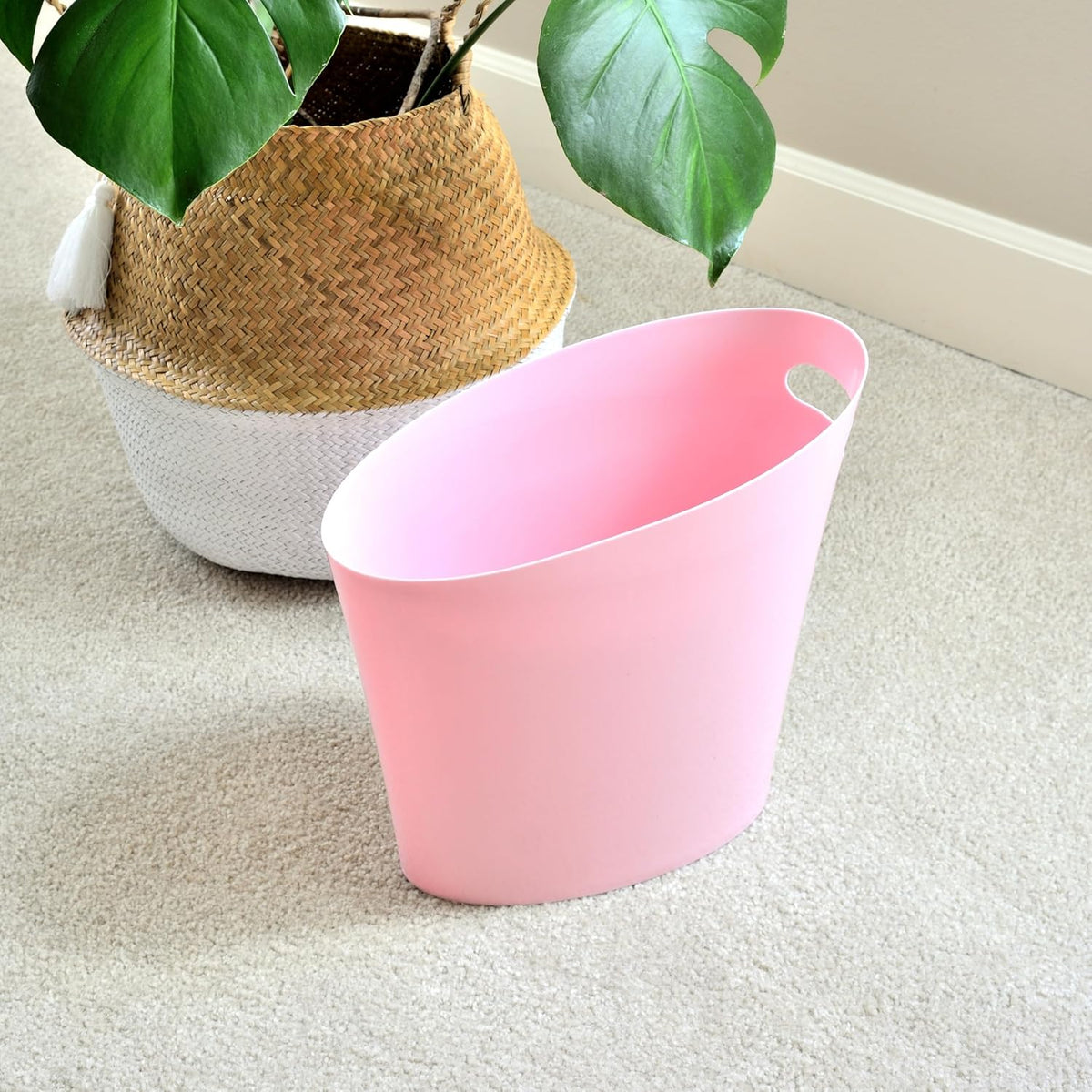 Youngever 2 Gallon Slim Trash Can, Plastic Garbage Container Bin, Small Trash Bin with Handles for
