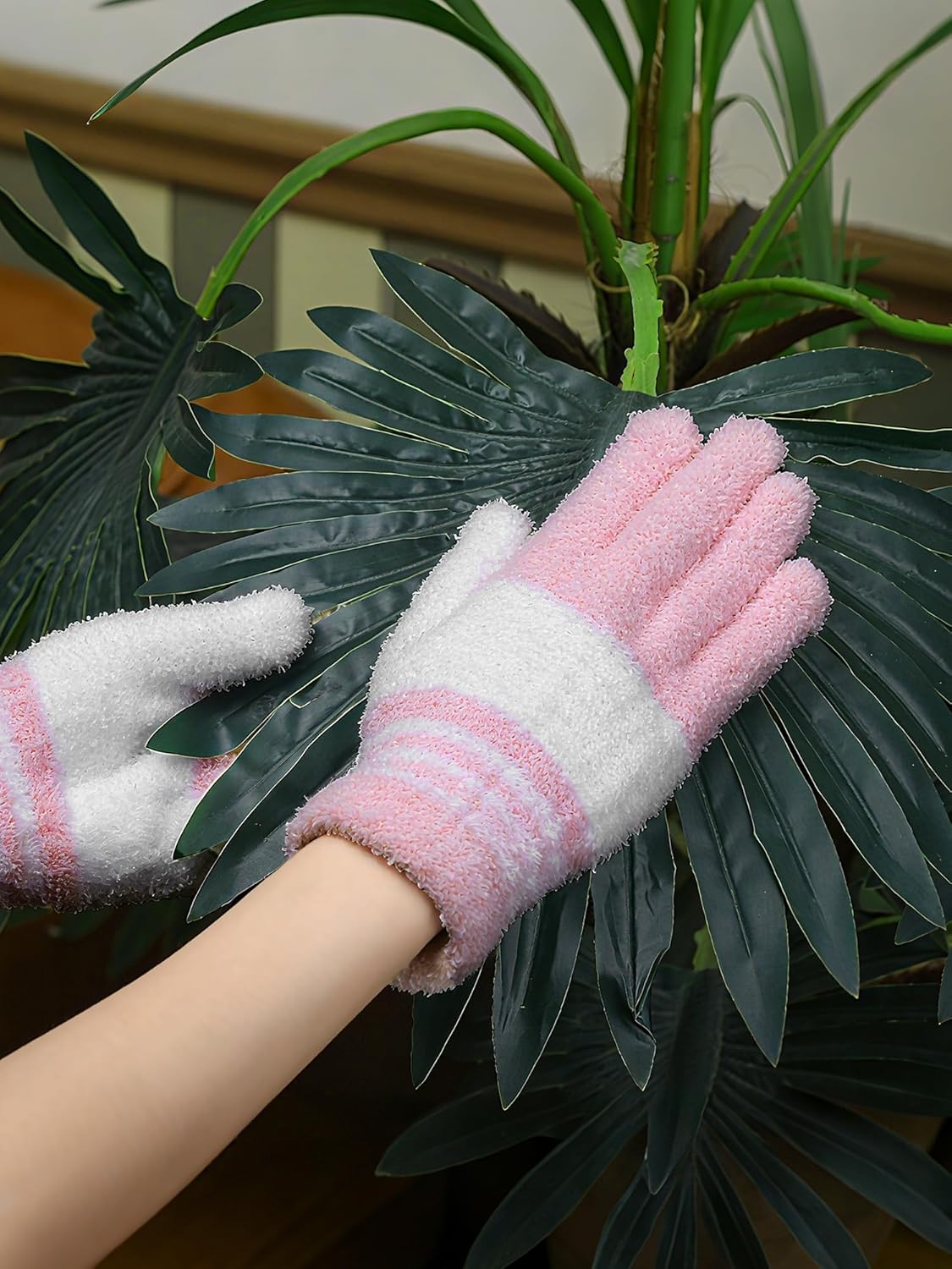 Patelai 3 Pairs Microfiber Plant Dusting Gloves Leaf Cleaning Gloves for Indoor Plants, Blinds