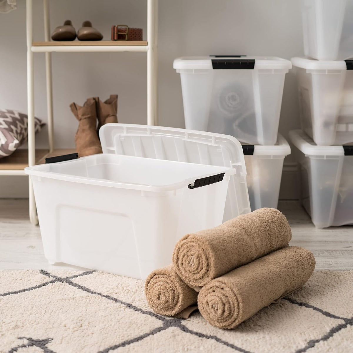 IRIS USA 32 Qt Stackable Plastic Storage Bins with Lids, 4 Pack - BPA-Free, Made in USA - Discreet