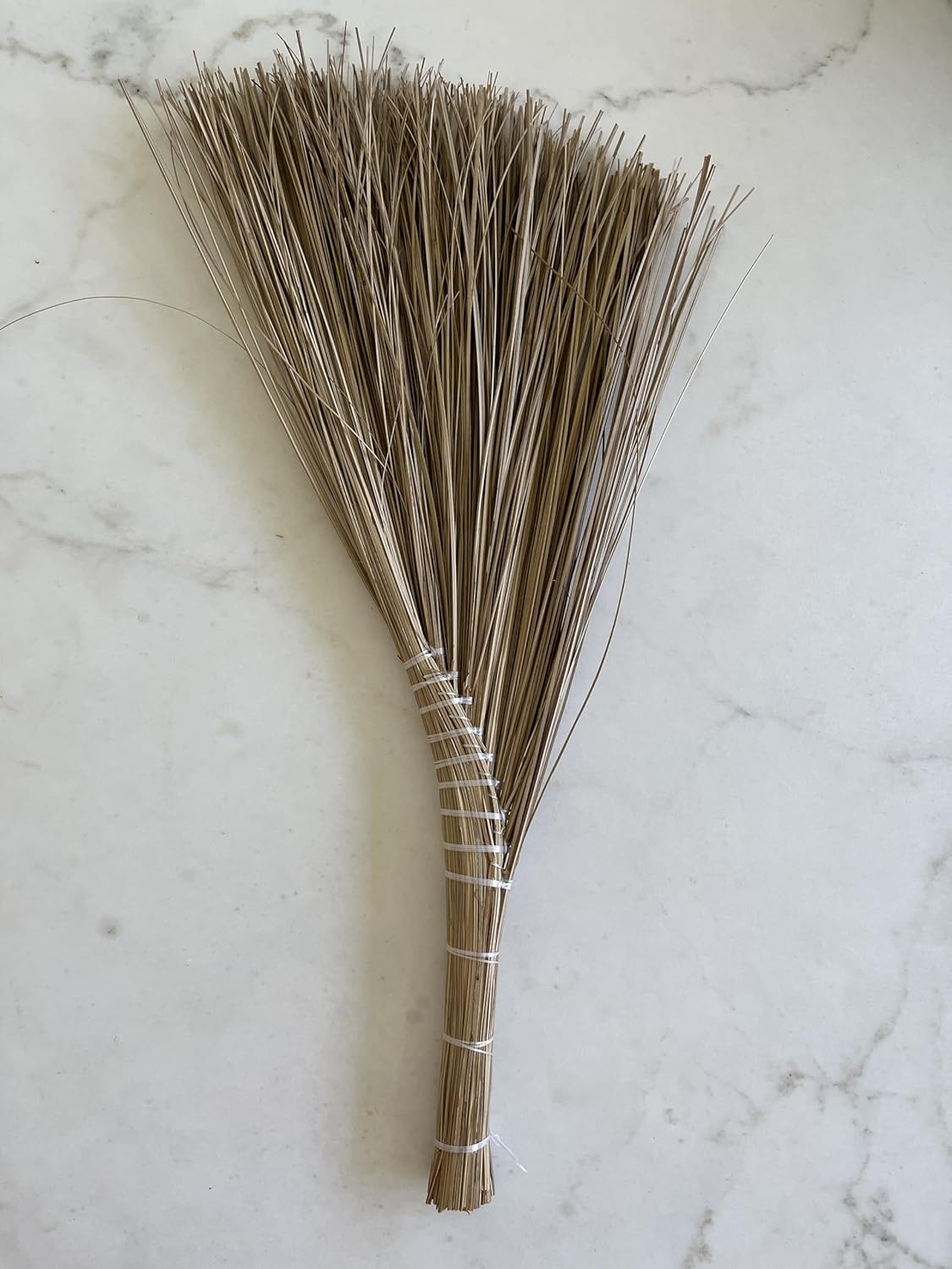 Vietnamese Natural Straw Broom/Handmade Coconut Leaf Broom for Outdoor, Patio, Driveway, Garden