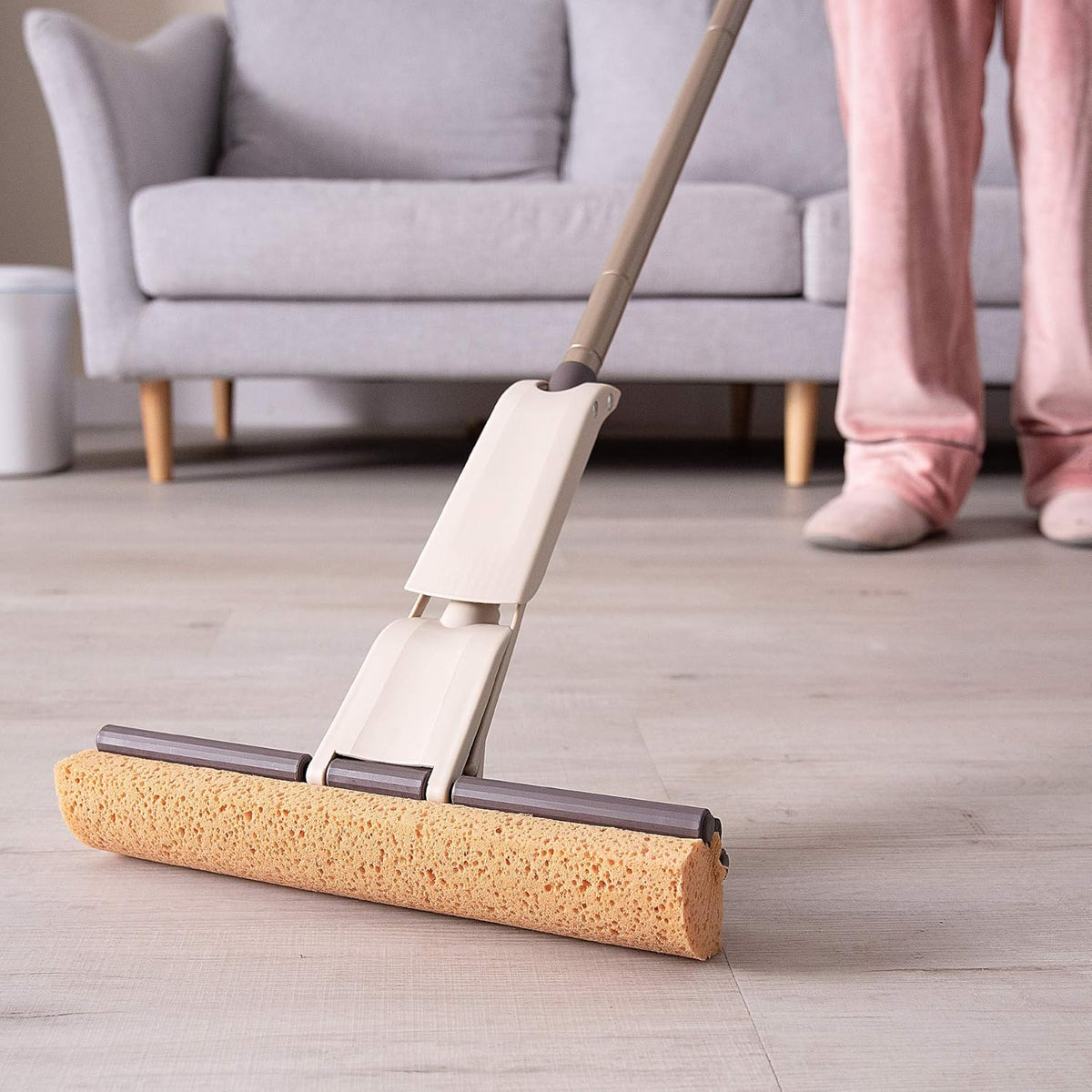 Eyliden Sponge Mop with 1 Extra Reusable Absorbent Sponge Refills, Easy Squeeze, Self Wringing Mops