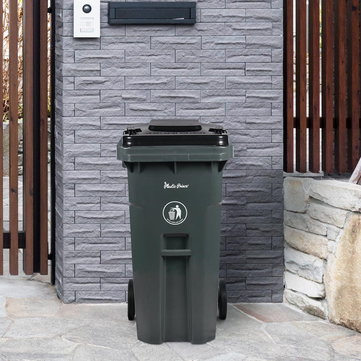 32 Gallon Trash Can with Wheels Outdoor Trash Can with Lid and Wheels Heavy-Duty Trash Bin for
