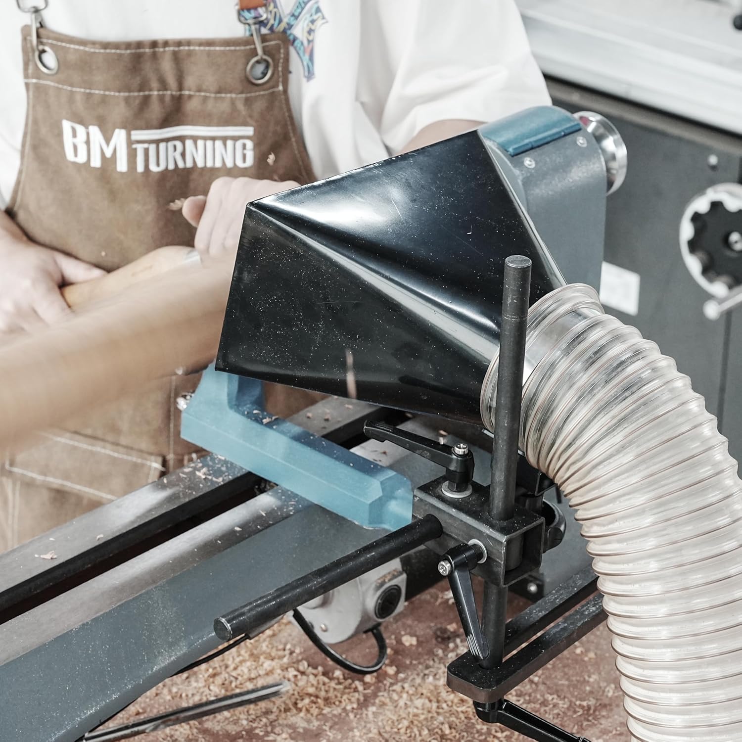 Woodturning Dust Hood Installed on Woodlathe for Effective Dust Extraction Collection, Wood lathe